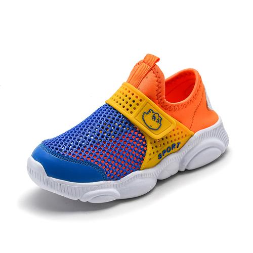 儿童运动鞋